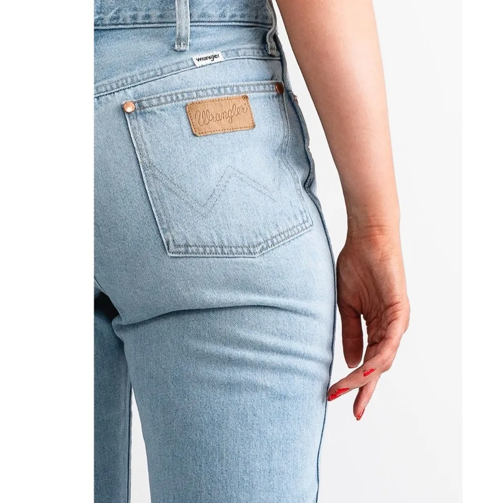 NWT  Wrock 672 High Rise Kick Flare Jeans, Light Blue W30 L28 - Image 3