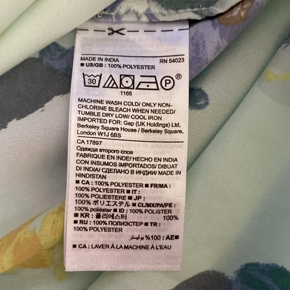 BANANA REPUBLIC Dillon floral blouse button up long sleeve collar shirt size M - Image 8