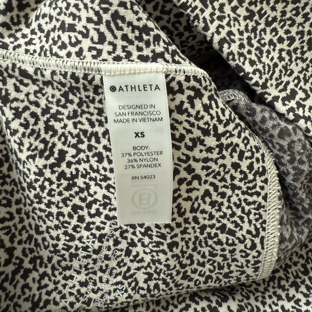 Athleta Leopard Print Leggings Size XS - Image 5