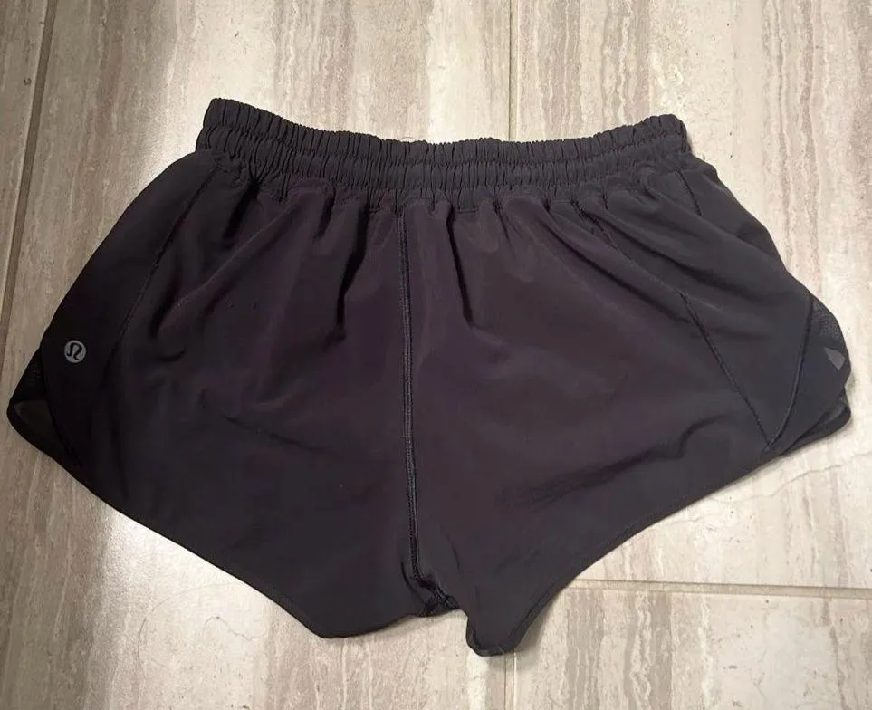 Lululemon Hotty Hot Shorts 2.5" Low-Rise - Image 3