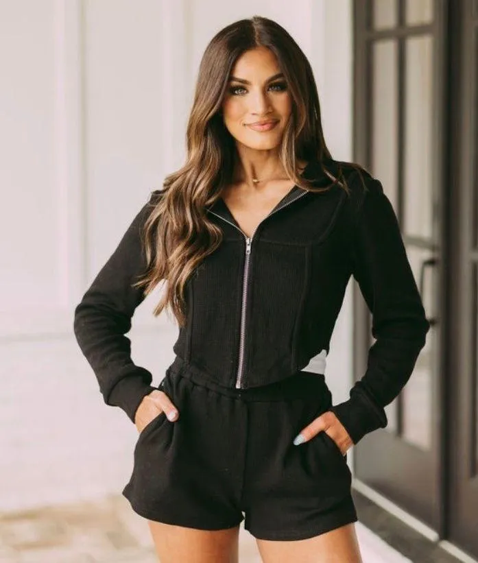 Lounge Black  Set - Image 3