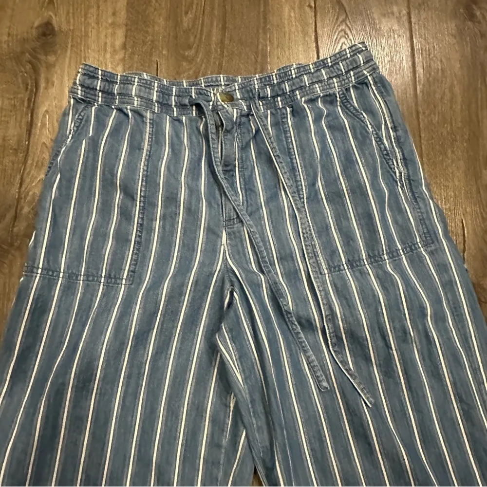 American Eagle Pants High Rise Wide Leg Crop Striped Blue White Women’s 8 Beach - Image 2