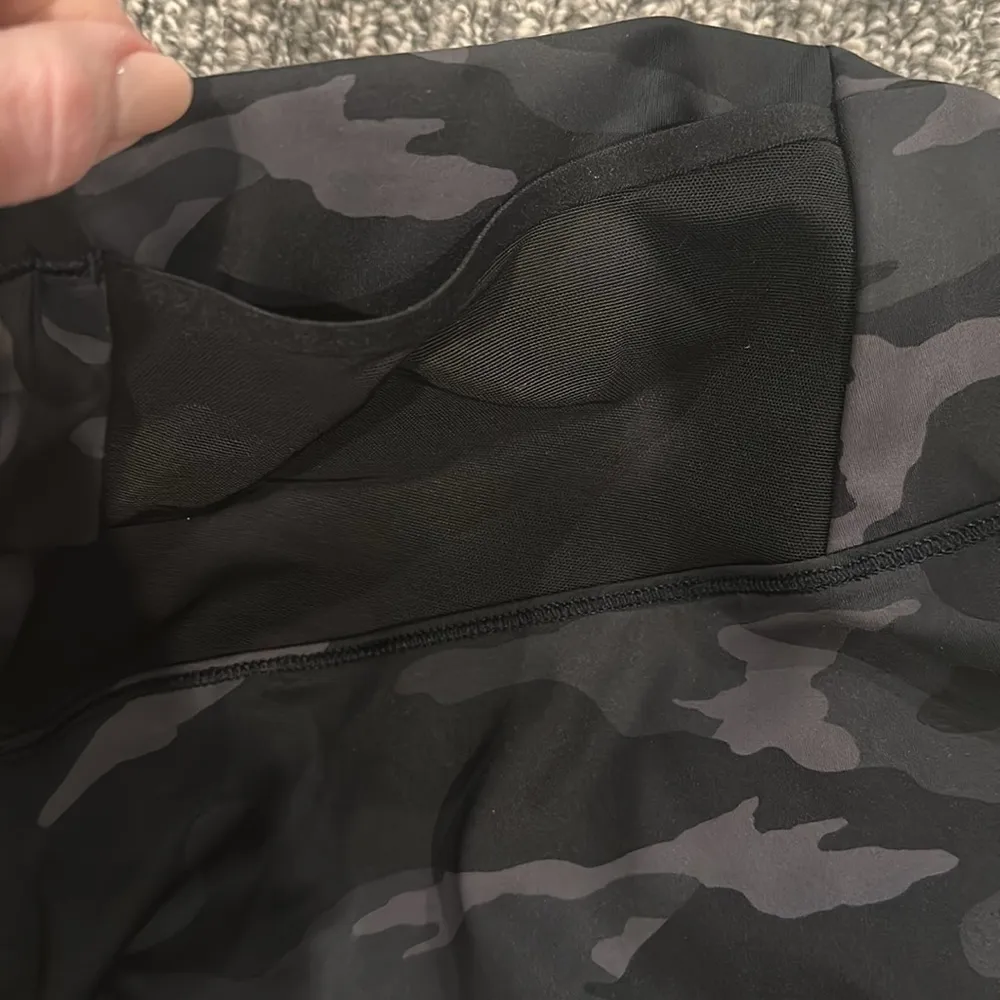 Athleta Athletic Dark Camo Skort Sz L - Image 8