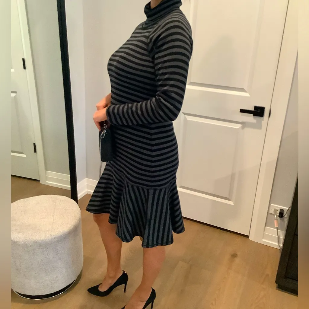 Super CUTE soft comfy long sleeve dress 🖤🤍🖤 - Image 2