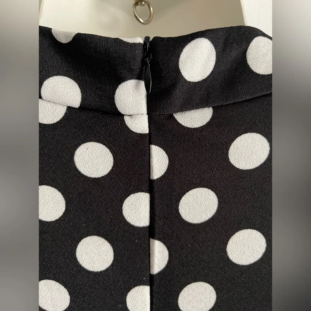 Elegant Black and White Polka Dot Long Sleeve Dress Size M - Image 5