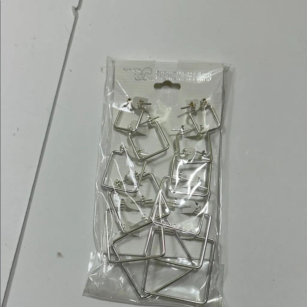 Chic Silver Square Hoop Earrings Set - Image 11