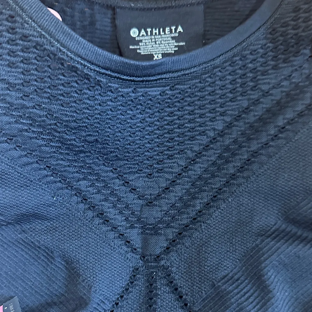 Athleta Midnight Blue Textured Crop Top - Image 6