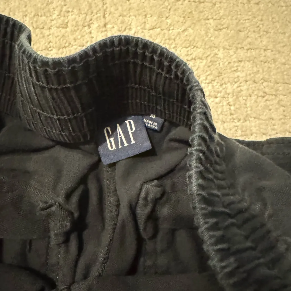 GAP Women's Black Jogger Pants - Image 6