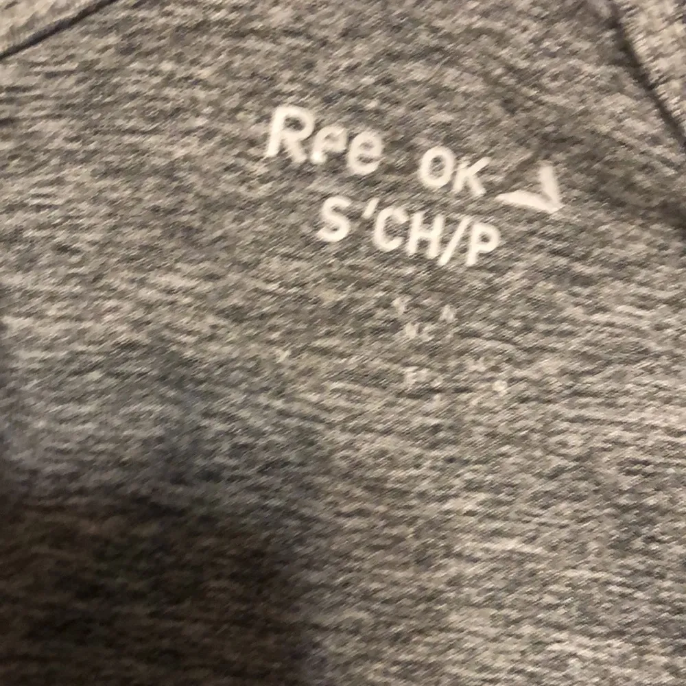 Reebok Training Women’s Size Small Tank Yoga Running Shirt Gray Color - Image 4