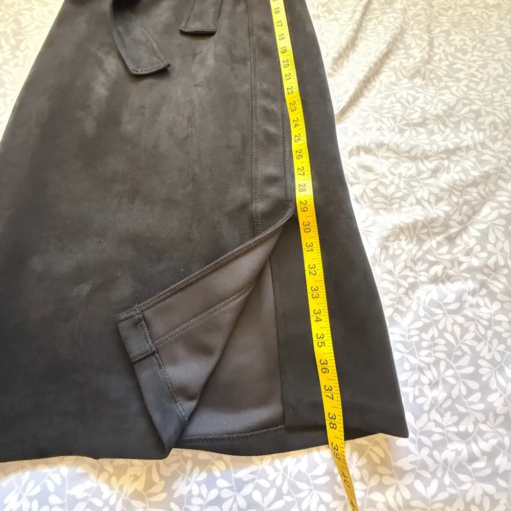 Ann Taylor Petite Elegant Black Sleeveless Dress - Image 4