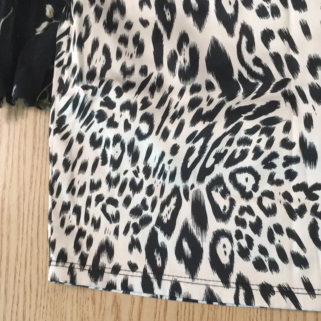 2 Womens Mini Skirts Animal Print/Floral Dressy Casual Black Cream Size Small - Image 7