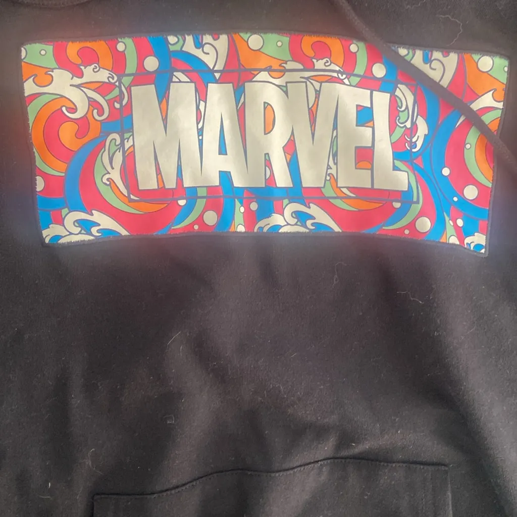 Marvel Hoodie Womens Medium Black Patch Logo Pullover Fleece Sweatshirt - Image 2