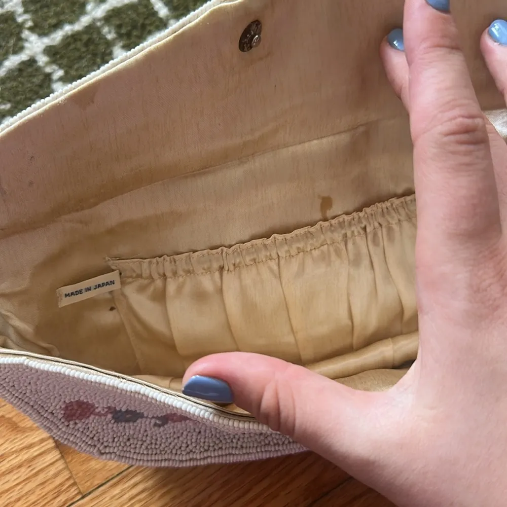 White beaded shoulder bag with flower pink and blue pattern detailing - Image 8