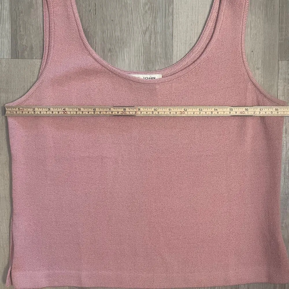 St. John Knits Blush Low Scoop Neck Santana Knit Shell size medium - Image 6