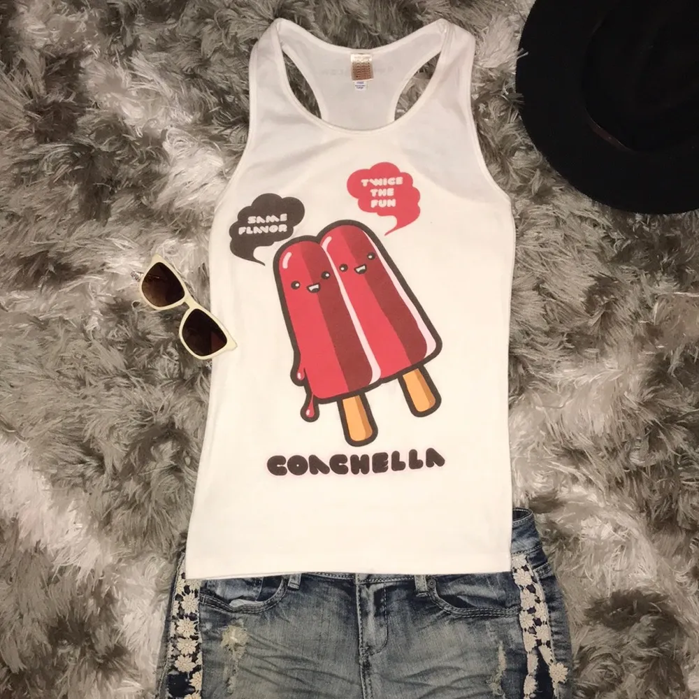 🎡🌴🎵🎶 vintage 2012 double weekend tank - Image 6