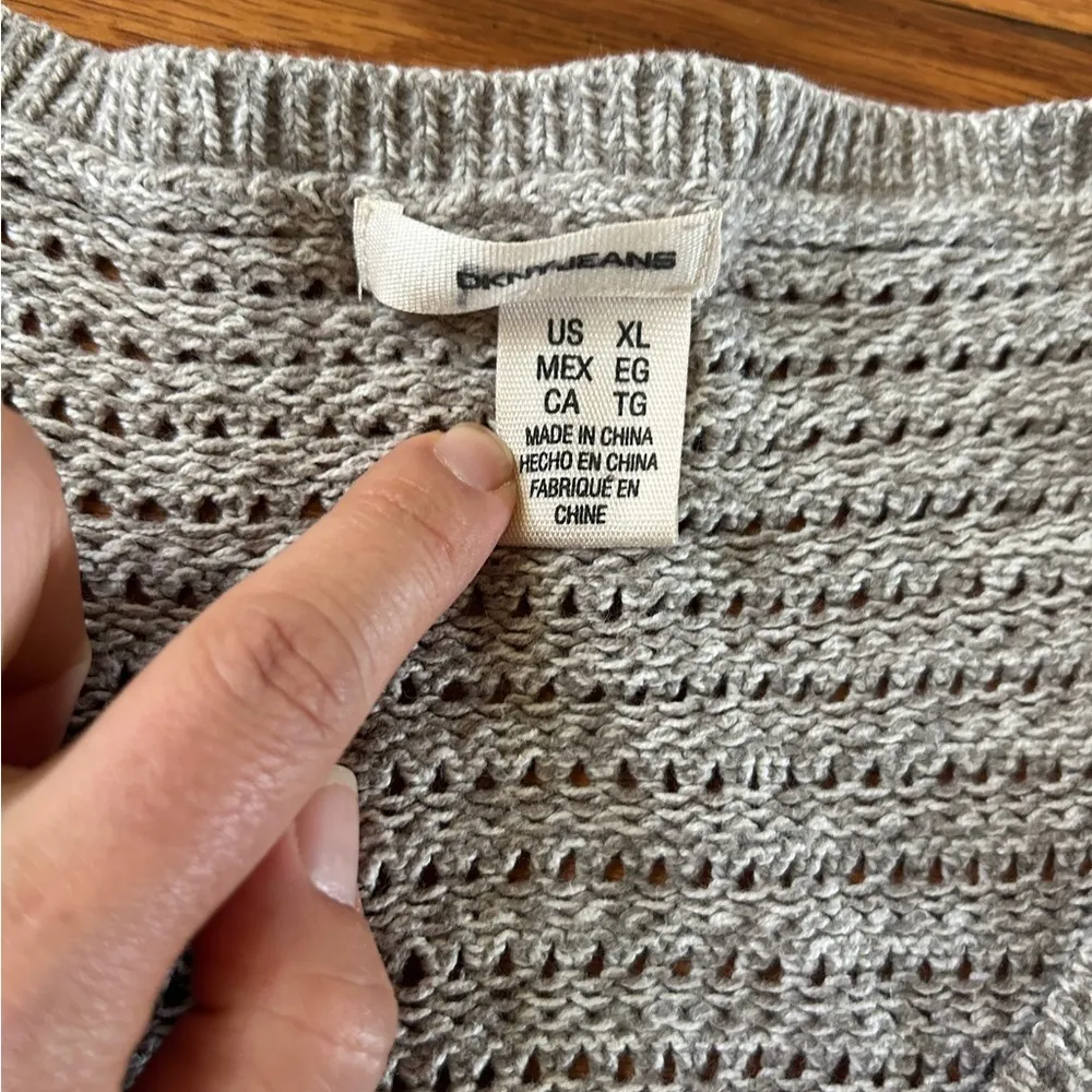 EUC DKNY women cardigan size XL - Image 2