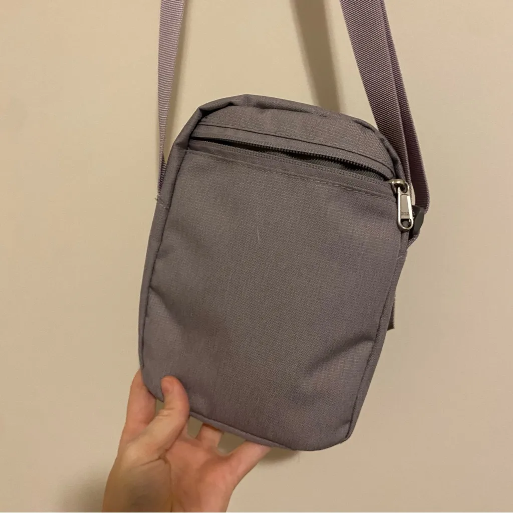 The North Face Light Purple Small Crossbody Bag - Image 6