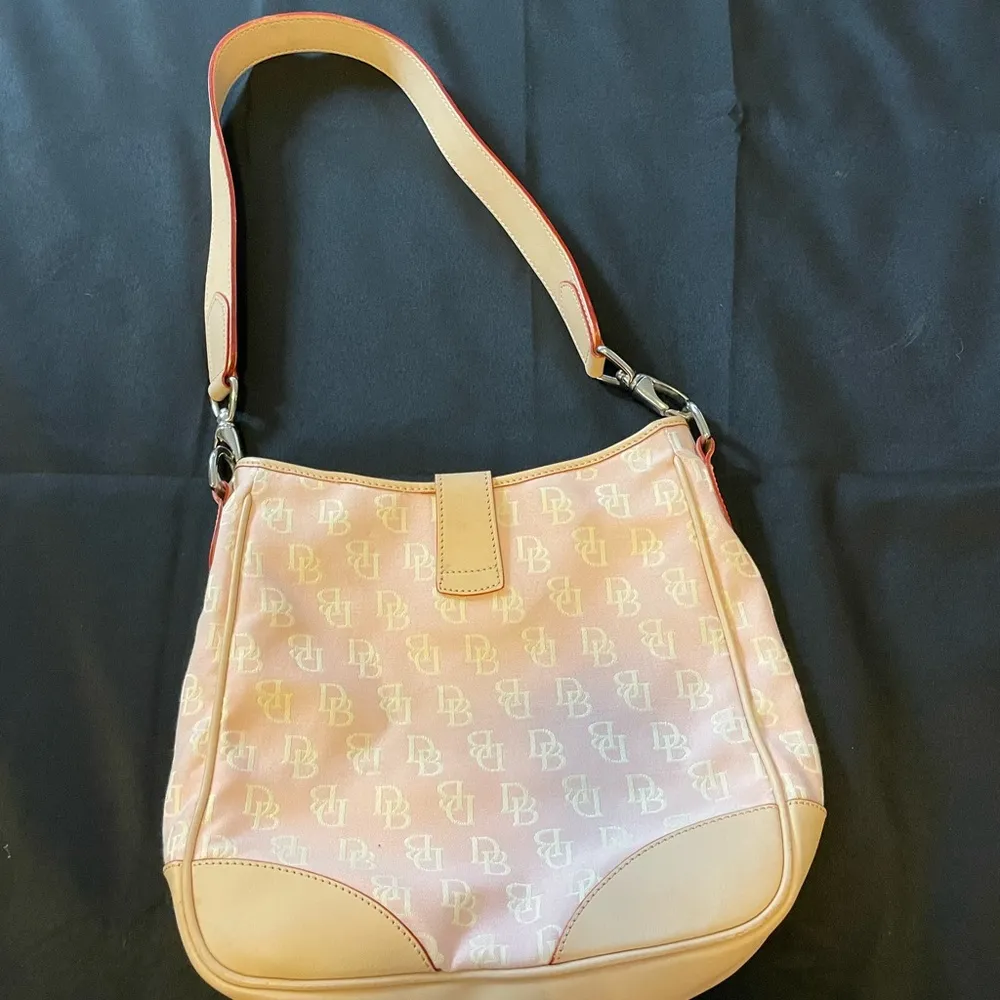 Authentic Vintage Pink Handbag Excellent Condition - Image 4