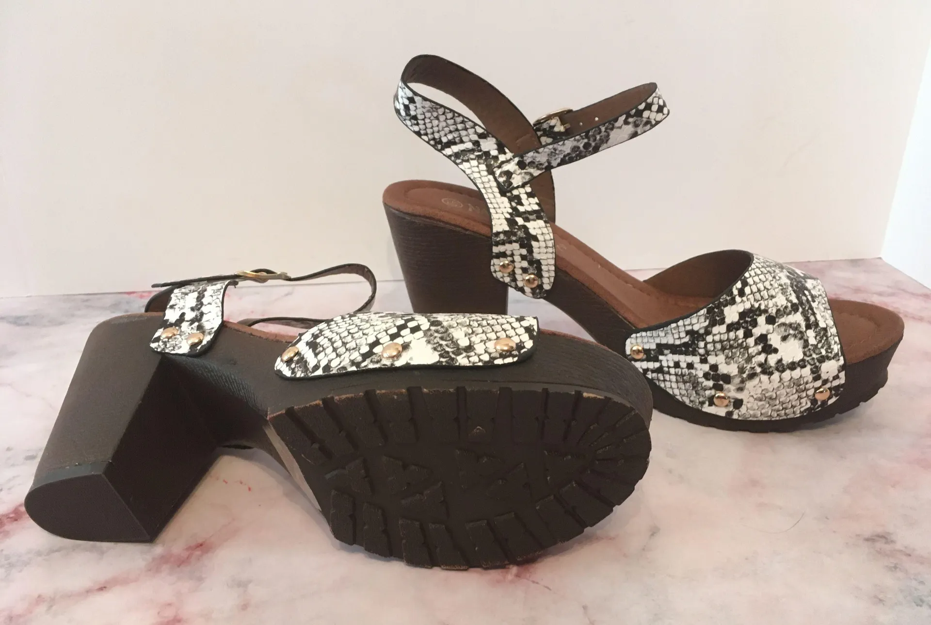 White Snake Print Heels, Size 8 1/2 - Image 7