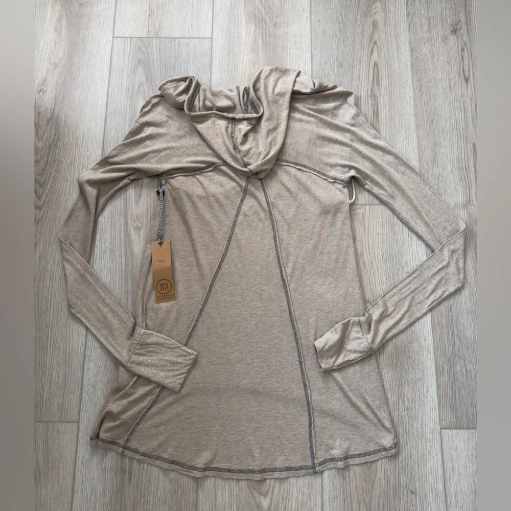 SLOANE ROUGE Women's Tan Hooded Top 🍂
*NEW WITH TAGS 🏷️ Size XS - Image 9