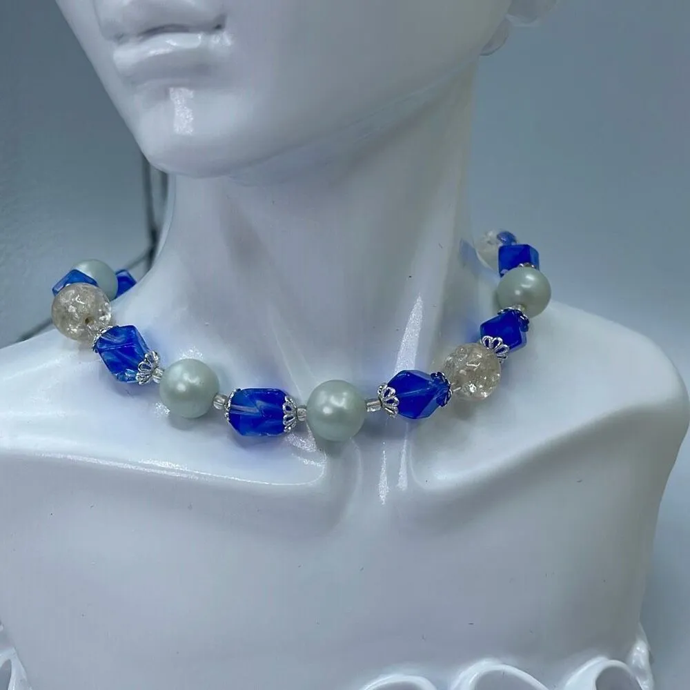Vintage choker faux glass pearls and blue and cages clear beads. - Image 3