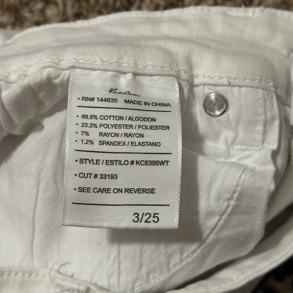KanCan Women’s White High Waisted Skinny Jeans with Distressed Ankles size 3/25 - Image 4