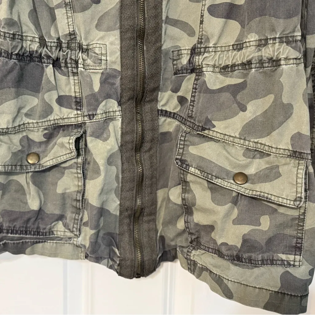 Ashley by 26 International Green Camo Cargo Roll-tab Sleeve Zip Up Jacket Medium - Image 3