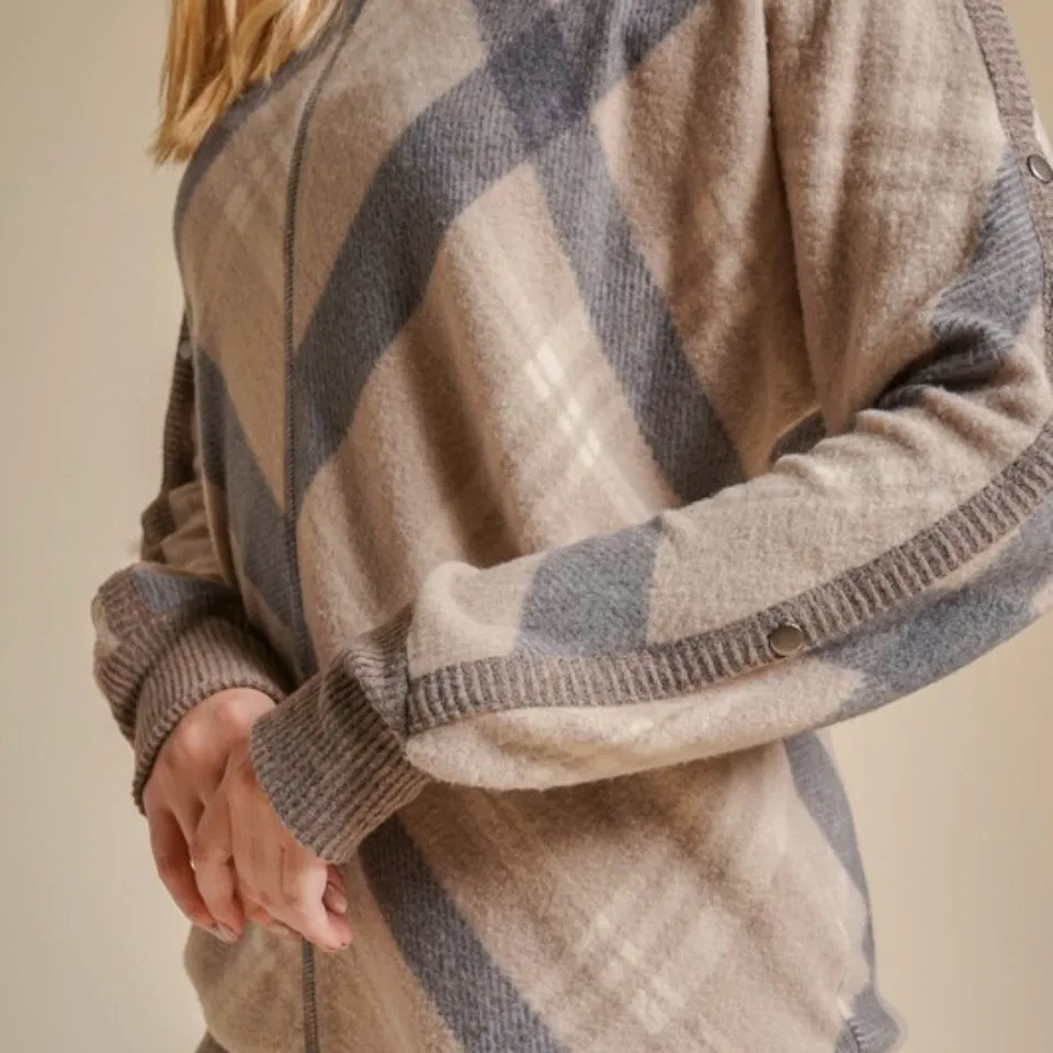 Boat Neck Snap Button Down Check
Print Brushed Top - Image 6