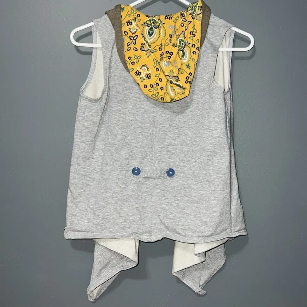 Matilda Jane 435 size 12 girls hooded vest with pockets floral see pics for flaw - Image 11