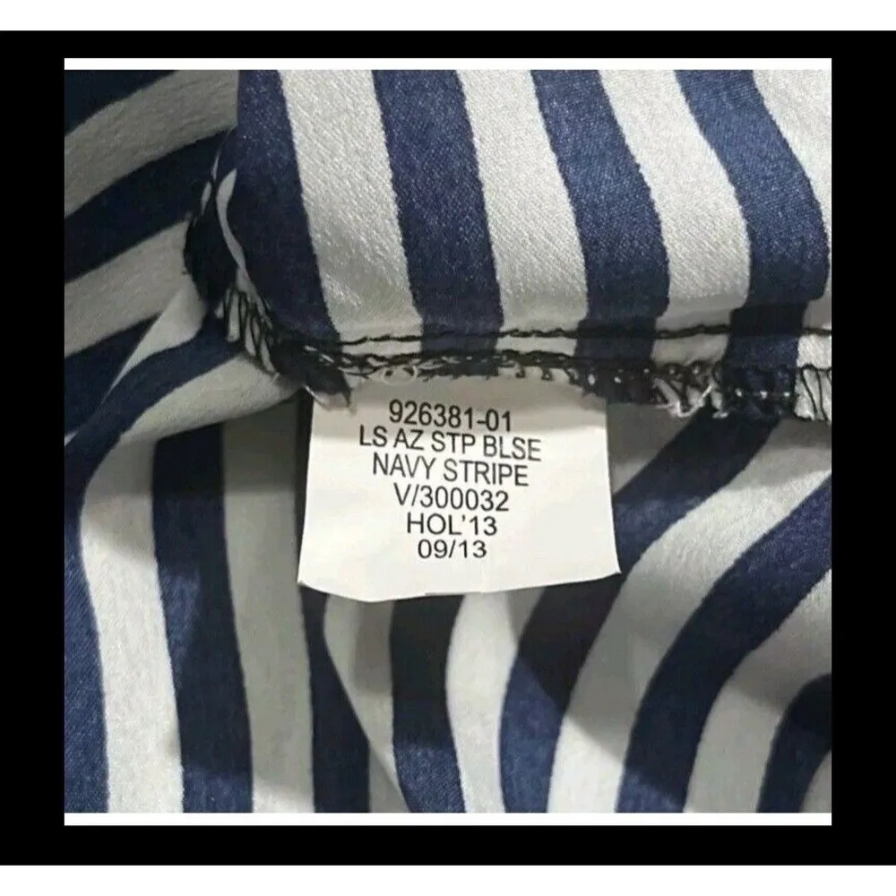Banana Republic Sz. Medium  Button Up Blue White Striped Nautical Preppy Blouse - Image 5