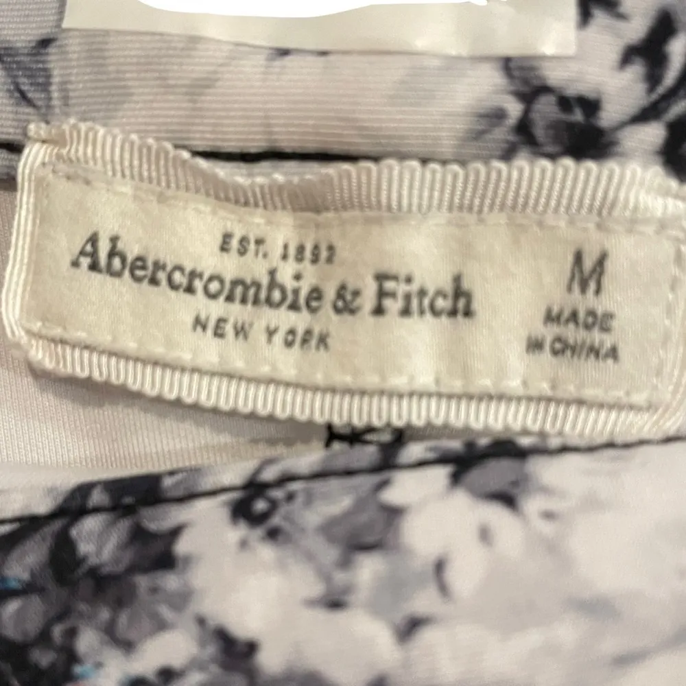 Floral Abercrombie and Fitch skirt - Image 2