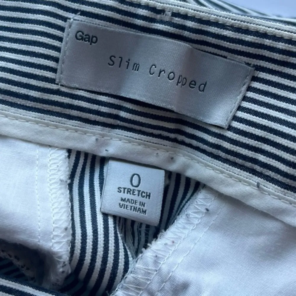 Gap • White Navy Railroad Stripe Slim Crop Pants - Image 4