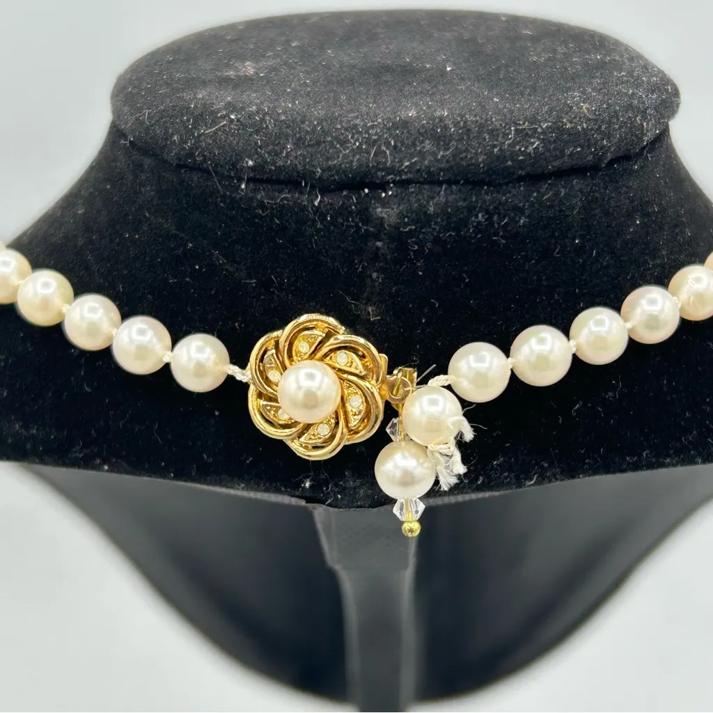 Vintage Neumann Metall Faux Pearl Necklace Floral Gold Clasp - Image 13