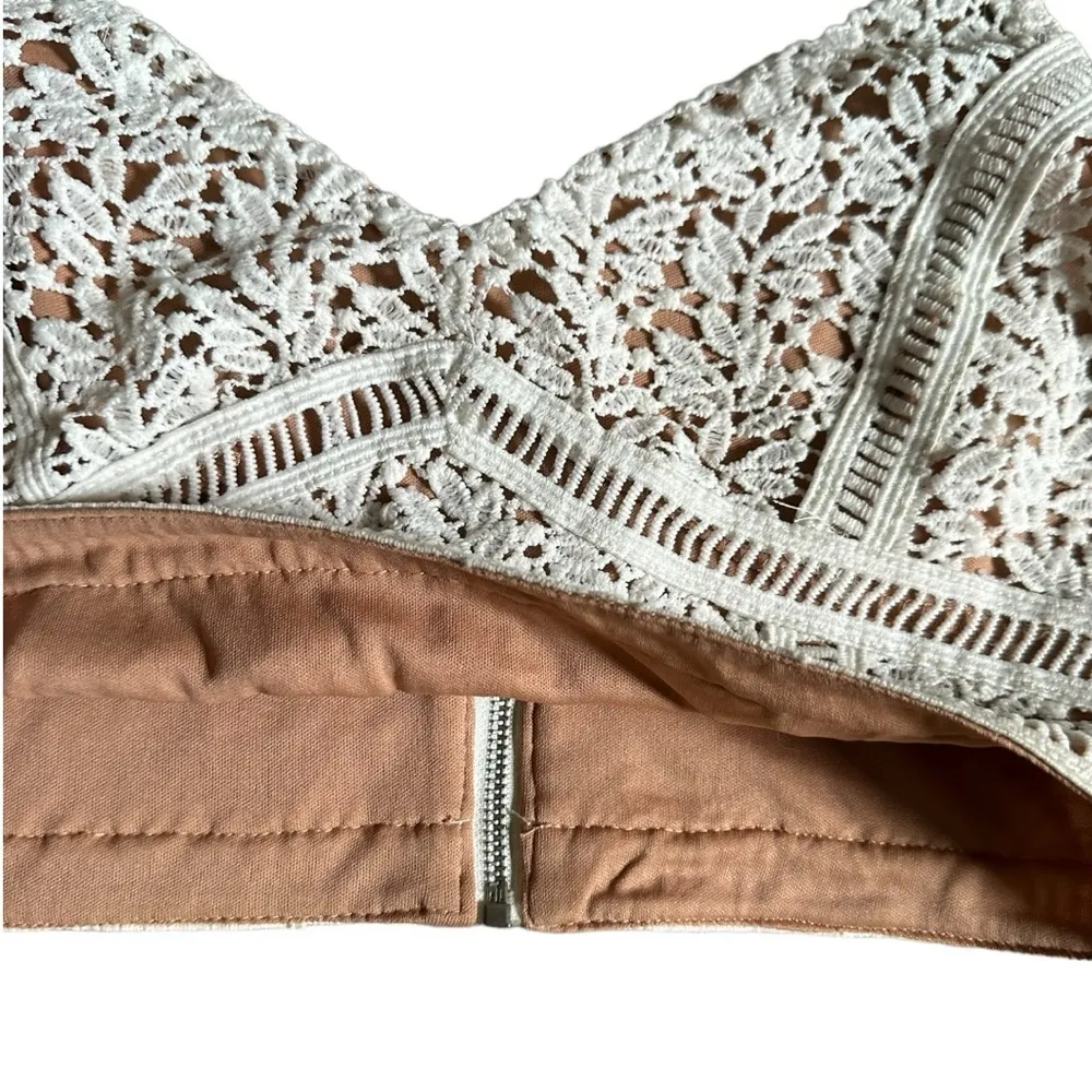 Kendall & Kylie Two Piece Set Lined Lace Cream with Nude Lining Size Small - Image 6
