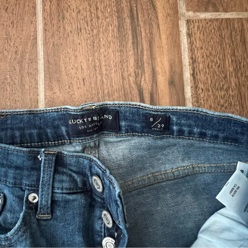 Lucky brand jeans size 8 - Image 3