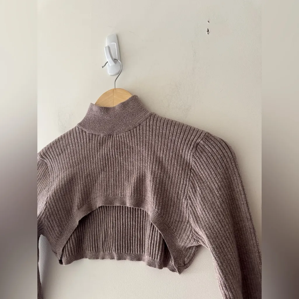 MISSGUIDED Brown Ribbed Mock Neck Long Sleeve Crop Top - Image 2