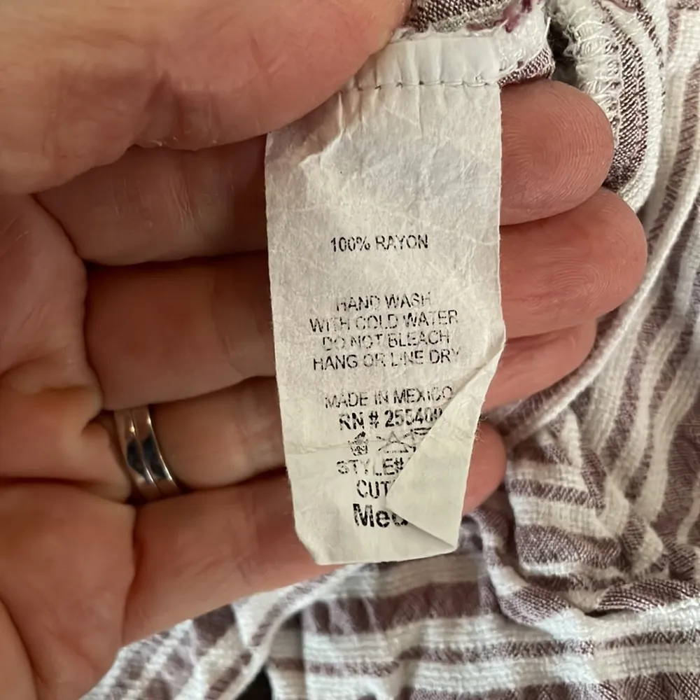 CHARLOTTE RUSSE Pink/Punk and White Striped Crop 3/4 Sleeve Top Size Medium - Image 9