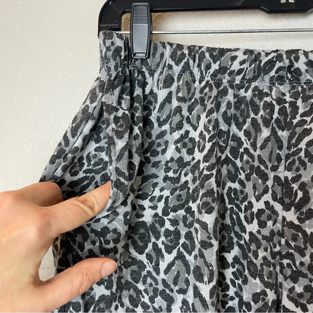 SOCIALITE Grayscale Leopard Print Sweatpant Jogger Pants Size M - Image 3