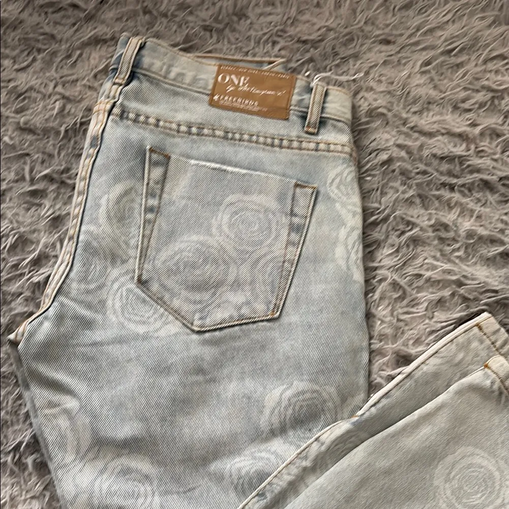 One X Oneteaspoon Light Blue Distressed Jeans with Floral Design - Image 8