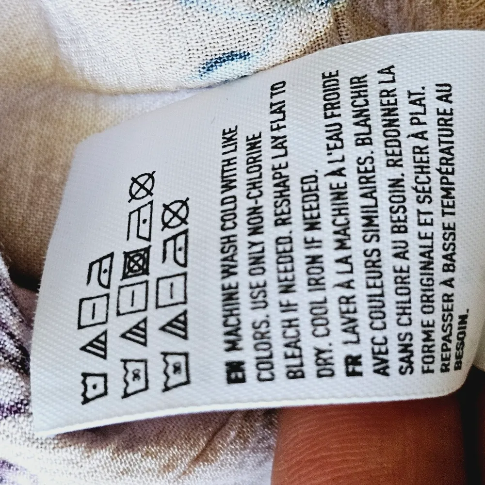 American Eagle Blush Floral Surplice Bell Sleeve Belted Romper Size Medium - Image 8