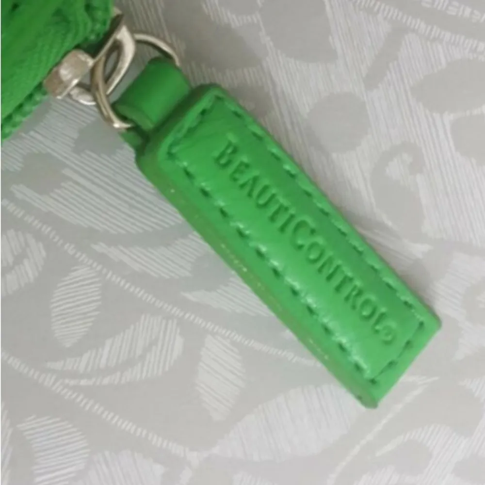 Green Vinyl Clutch - Image 6