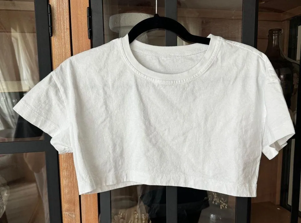 ALO Yoga Made You Look cropped tee baby top crewneck logo short sleeve white - Image 4