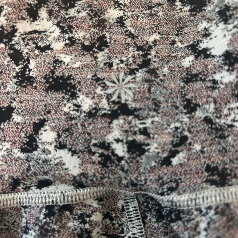 Athleta Salutation Textured Jogger - Size Medium Meadow Decadent Chocolate - Image 10