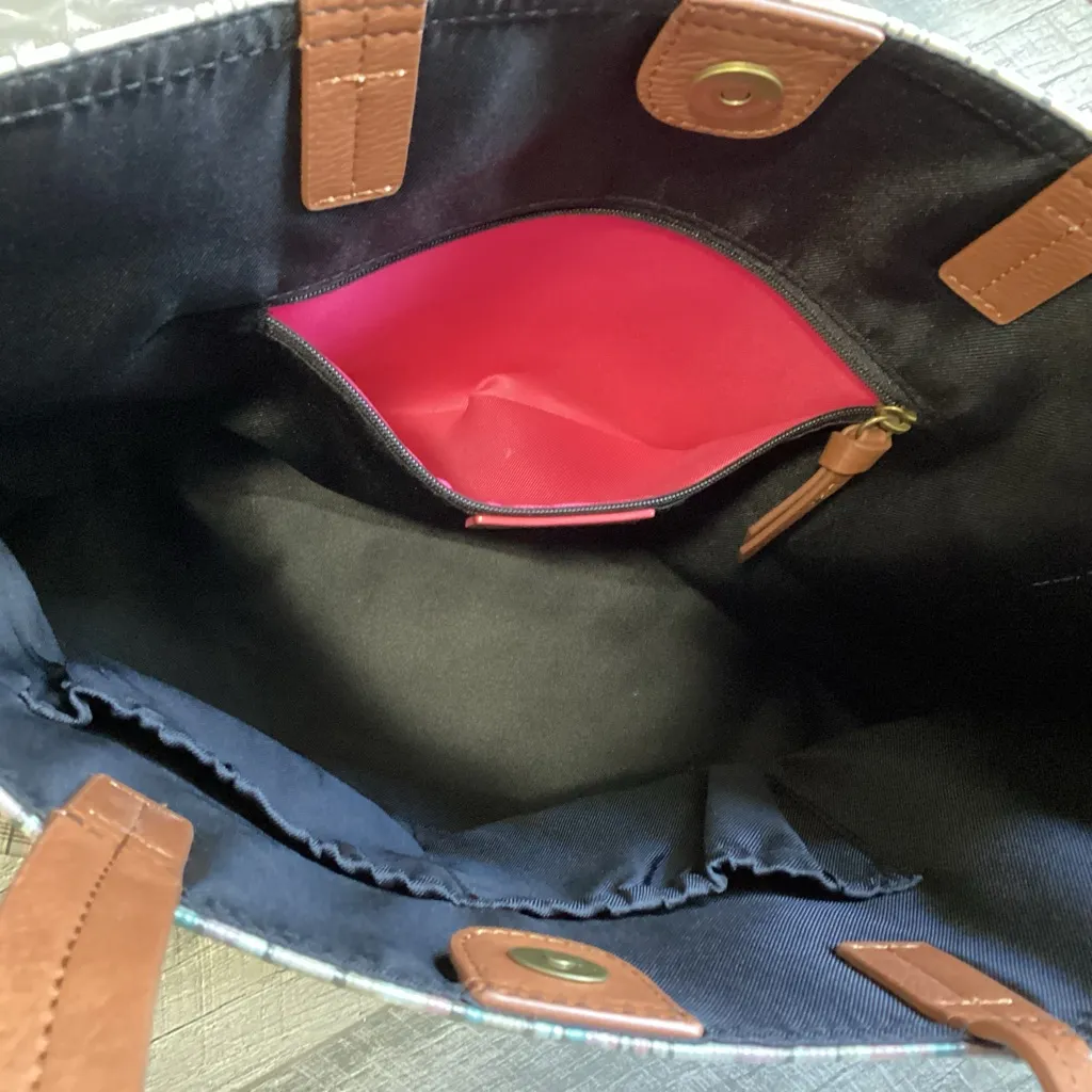 Elliott Lucca Delphine Tote Bag - Image 4