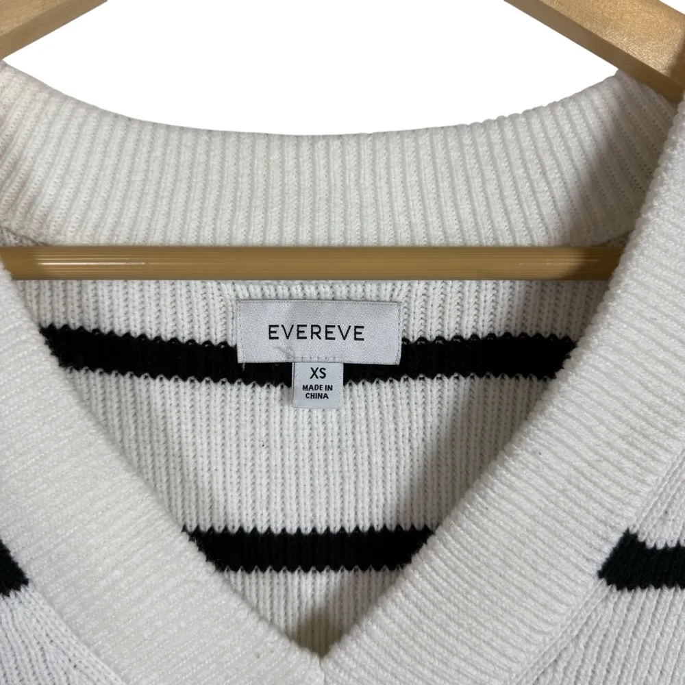 Evereve Women’s Oversized Sleeveless Striped Sweater Vest White/Black Size XS - Image 3