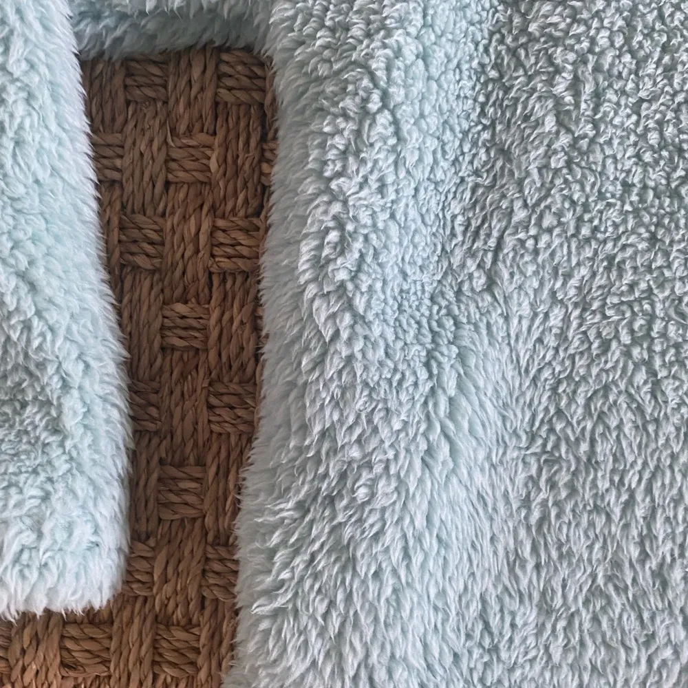 Forever 21 mock neck fuzzy cropped top small - Image 10