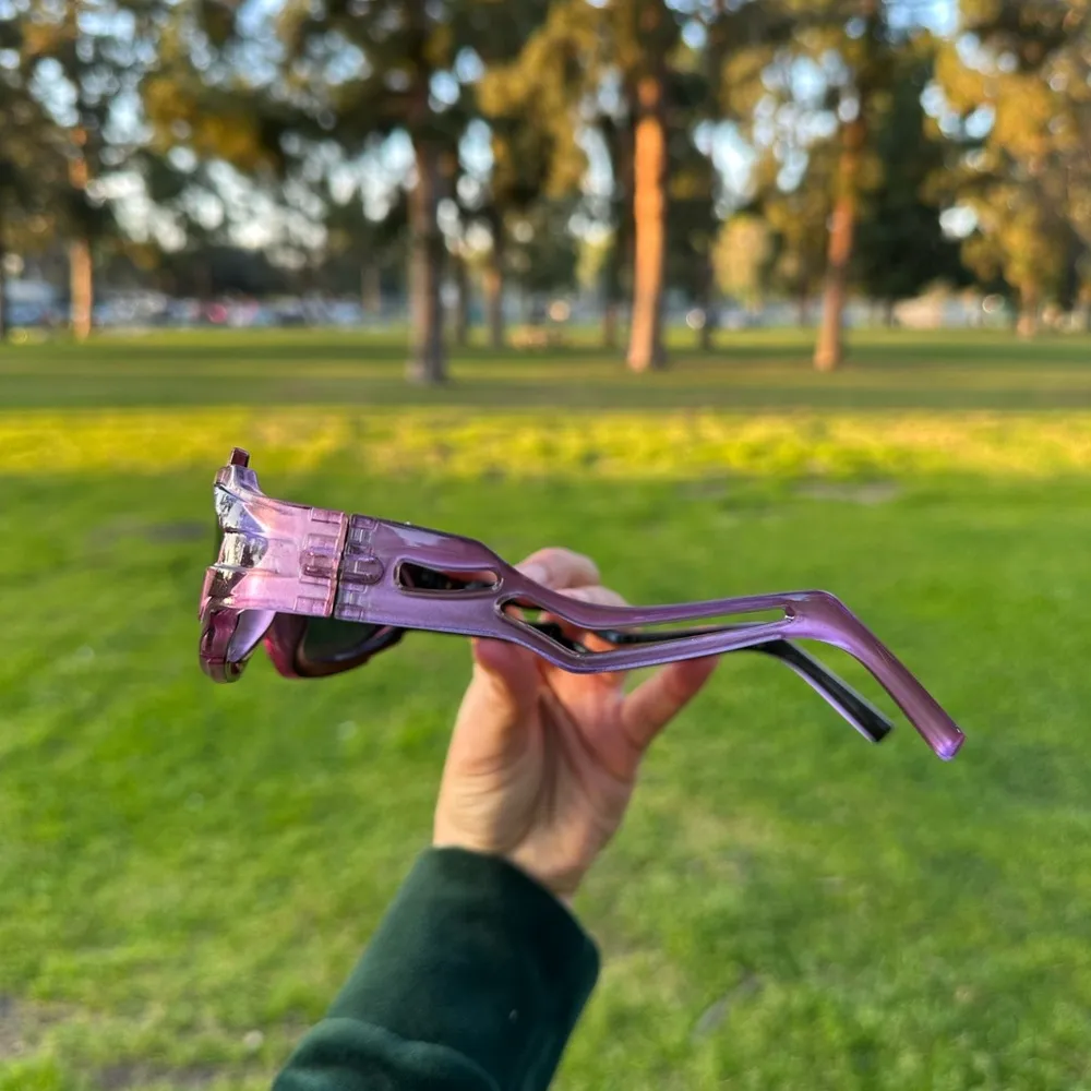 Fashion pink alien glasses - Image 4