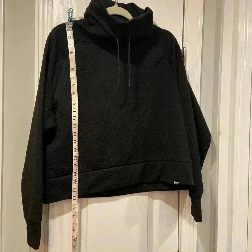 Juicy Couture Black Jacquard Quilted Cropped Pullover High Neck Leopard Size L - Image 4