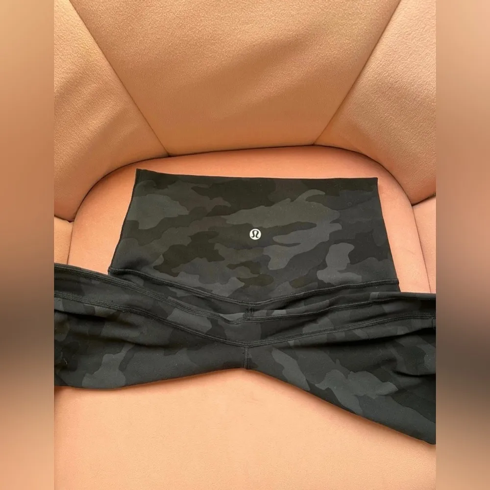 Lululemon Align High Rise 25” Black Camo Coal Multi Leggings Size 4 - Image 3