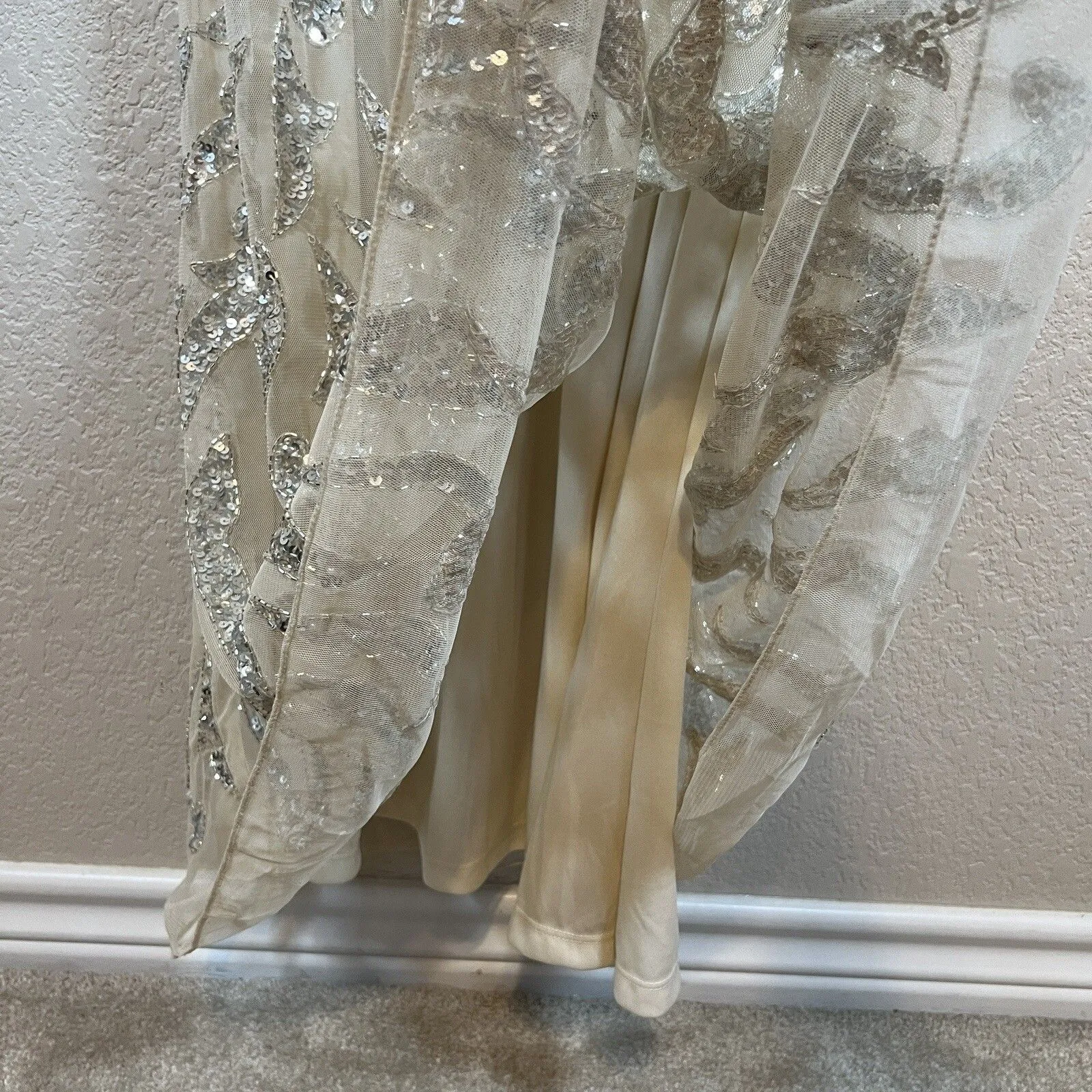 Mac Duggal Gown Size 4 Embellished Illusion Cap Sleeve Wedding Prom Gala Formal - Image 9